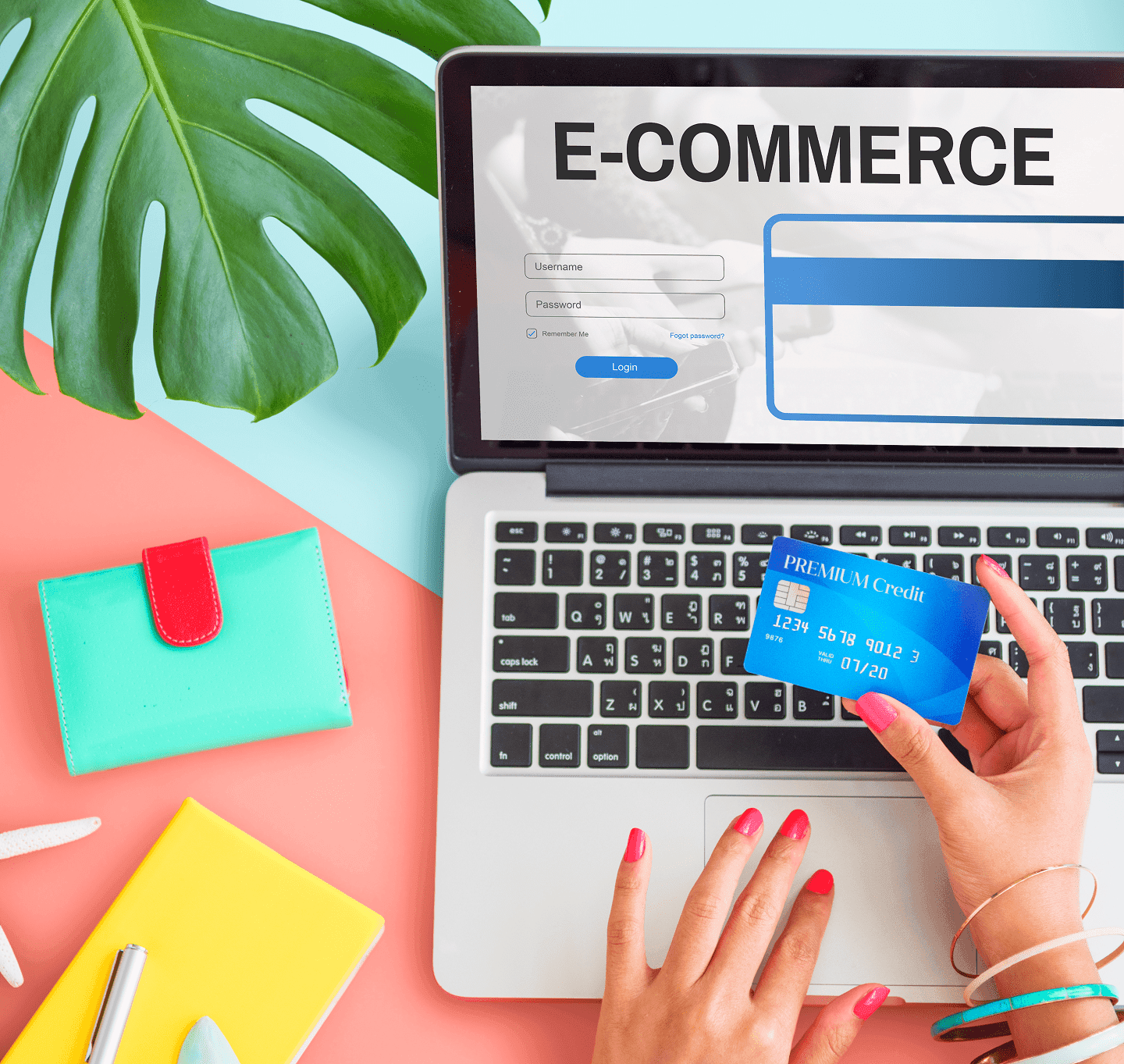 Client finalisant sa commande sur un site e-commerce