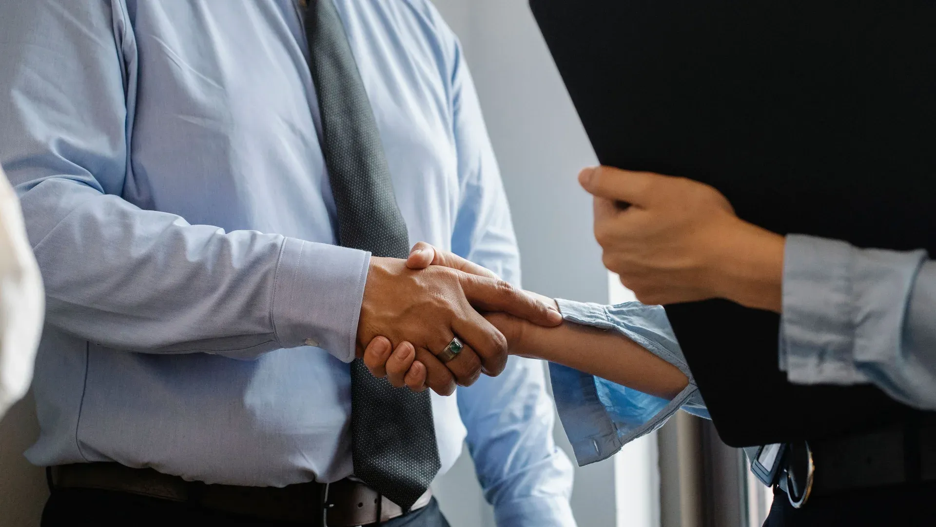 Dirigeant de PME conclut avec un prestataire web pour son site