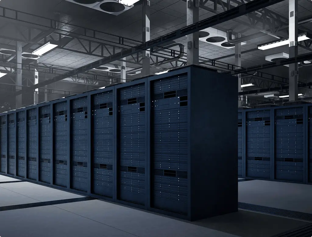 Rangée de serveurs informatiques dans un data center illustrant l’impact énergétique du numérique
